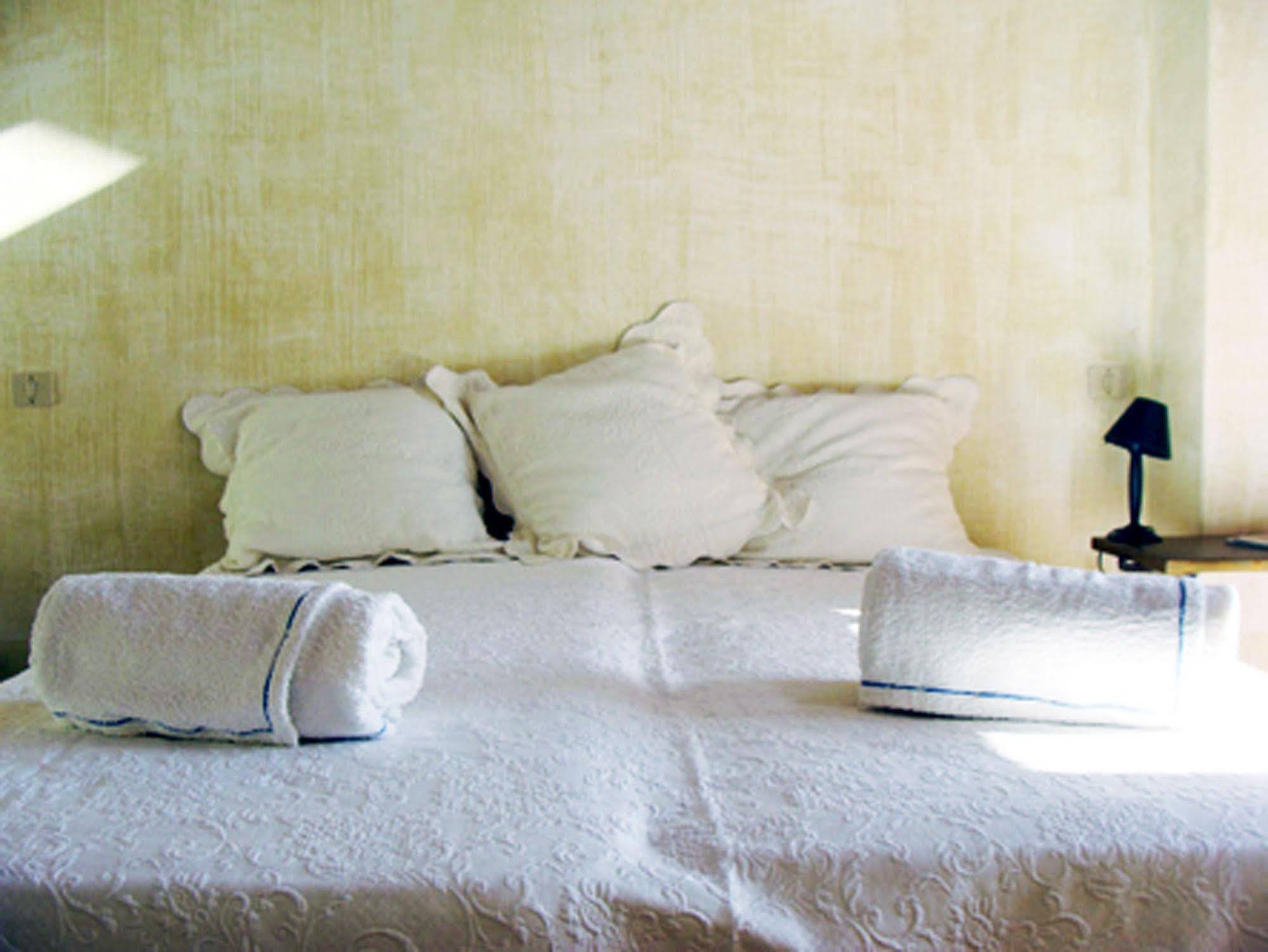 Il Fico Bed And Breakfast Santa Teresa Di Riva Exterior photo